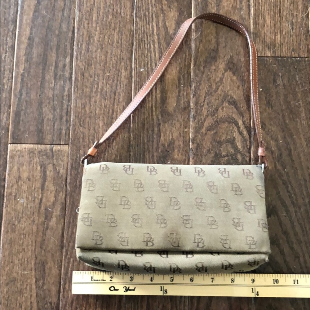 Dooney & Burke Vintage Should Bag
